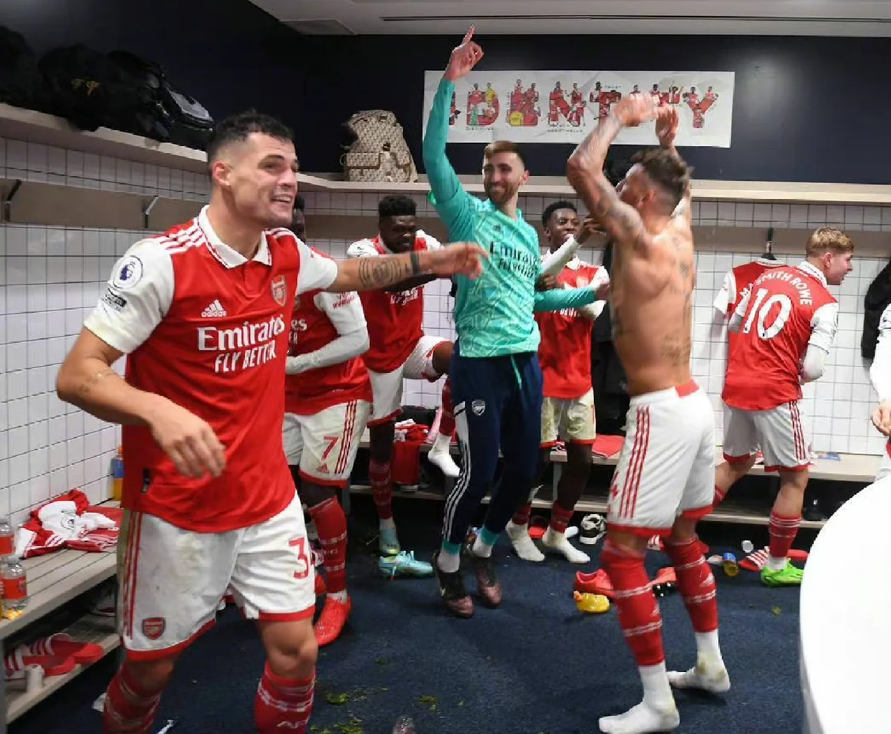 赛地聚焦:全明星赛关键时刻热度飙升,芝加哥公牛更衣室发声,更衣室稳定,纪律约束更严格 赛地聚焦:全明星赛关键时刻热度飙升,芝加哥公牛更衣室发声,更衣室稳定,纪律约束更严格