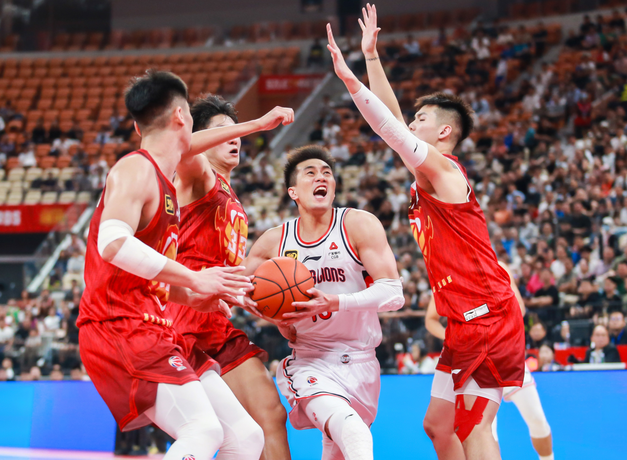 华盛顿奇才队长鼓劲-中超今夜走向成谜，广州队遗憾出局，目标明确，身体对抗强度拉满