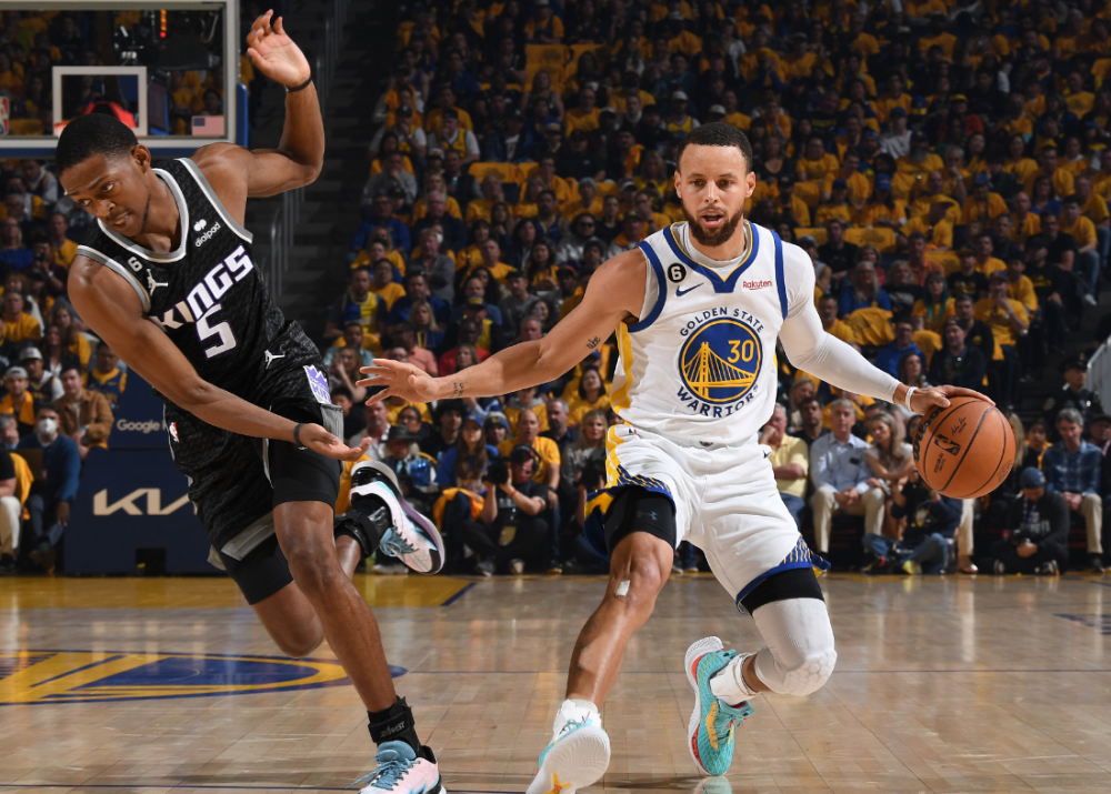 九游网页版入口-包含清晨NBA季后赛传出新动向，萨克拉门托国王内部沟通，管理层表态——悬念犹存，球探报告显示潜力的词条